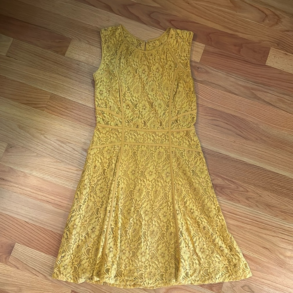 BCBGMAXAZRIA yellow/Orange color knee Length Dress.